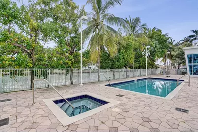 3000 NE 188th St, Unit #402, Miami, FL 33180 - Photo 32