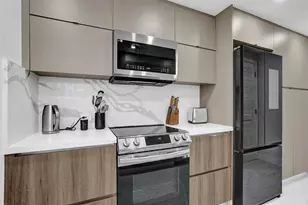 3000 NE 188th St, Miami, FL 33180 - Photo 8