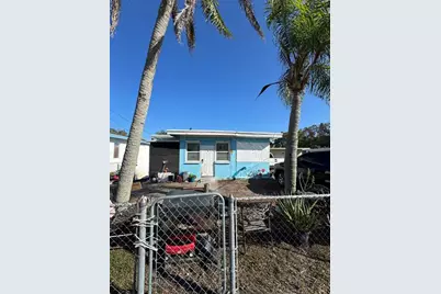 812 N 17th St, Fort Pierce, FL 34950 - Photo 1