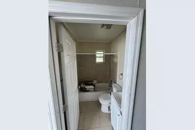 812 N 17th St, Fort Pierce, FL 34950 - Photo 8