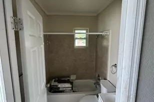 812 N 17th St, Fort Pierce, FL 34950 - Photo 8