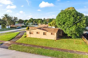 820 NW 38th Ave, Lauderhill, FL 33311 - Photo 4