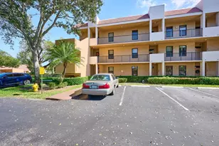 6724 Coral Lake Dr, Pompano Beach, FL 33063 - Photo 2