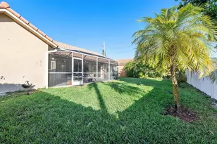 1043 Laguna Springs Dr, Weston, FL 33326 - Photo 4