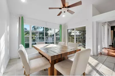 1043  Laguna Springs Dr, Weston, FL 33326 - Photo 12