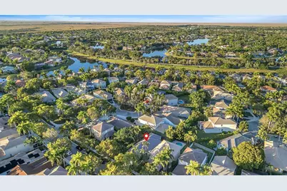 1059  Golden Cane Dr, Weston, FL 33327 - Photo 8