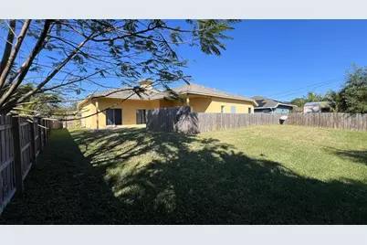 120 SW Grimaldo Ter, Port Saint Lucie, FL 34984 - Photo 4