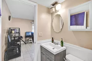 8081 NW 11th St, Margate, FL 33063 - Photo 12
