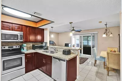8081 NW 11th St, Unit #E, Margate, FL 33063 - Photo 8
