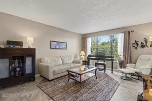 2307 S Cypress Bend Dr, Pompano Beach, FL 33069 - Photo 4