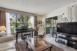 2307 S Cypress Bend Dr, Pompano Beach, FL 33069 - Photo 6