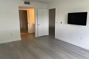 13700 SW 11th St, Pembroke Pines, FL 33027 - Photo 10