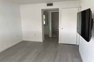 13700 SW 11th St, Pembroke Pines, FL 33027 - Photo 6