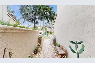 14666 SW 132nd Ct, Miami, FL 33186 - Photo 10