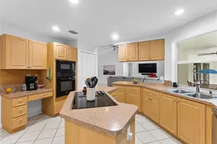 9671 NW 51st St, Coral Springs, FL 33076 - Photo 4