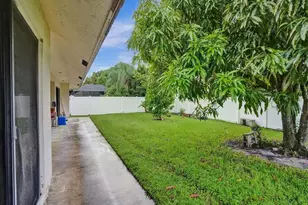 7380 NW 39th St, Lauderhill, FL 33319 - Photo 6