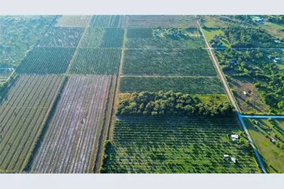 2413  Hicks Rd, Lorida, FL 33857 - Photo 2