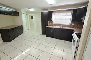 10390 NW 36th St, Coral Springs, FL 33065 - Photo 4