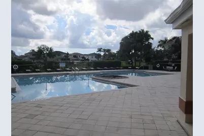 3310  Pinewalk Dr N, Unit #1812, Margate, FL 33063 - Photo 24