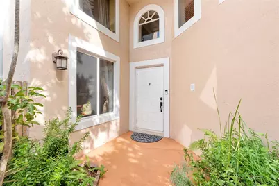 10019 NW 5th St, Plantation, FL 33324 - Photo 2