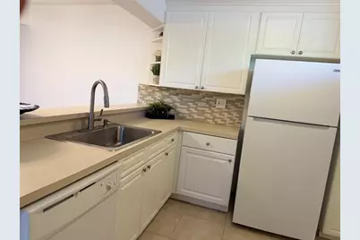 8183  Severn Dr, Unit #A, Boca Raton, FL 33433 - Photo 4