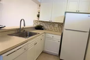 8183 Severn Dr, Boca Raton, FL 33433 - Photo 4