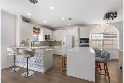 527 NW 87th Ln, Coral Springs, FL 33071 - Photo 8