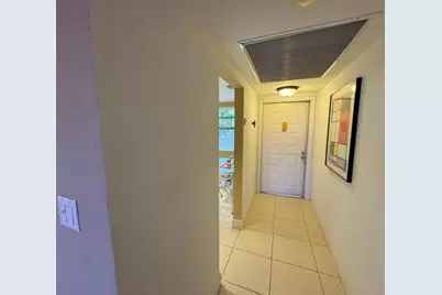 900  Colony Point Cir, Unit #407, Pembroke Pines, FL 33026 - Photo 8