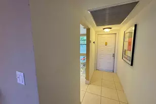 900 Colony Point Cir, Pembroke Pines, FL 33026 - Photo 8