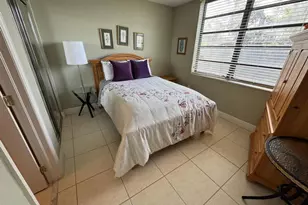 900 Colony Point Cir, Pembroke Pines, FL 33026 - Photo 20