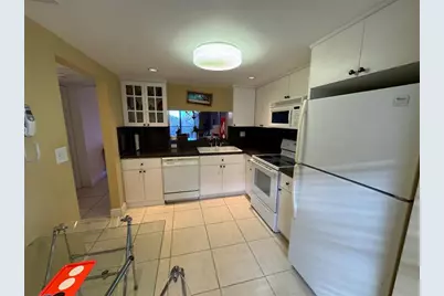 900  Colony Point Cir, Unit #407, Pembroke Pines, FL 33026 - Photo 6