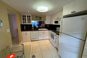 900 Colony Point Cir, Pembroke Pines, FL 33026 - Photo 6