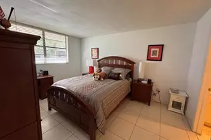 900 Colony Point Cir, Pembroke Pines, FL 33026 - Photo 16