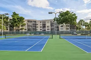 900 Colony Point Cir, Pembroke Pines, FL 33026 - Photo 48