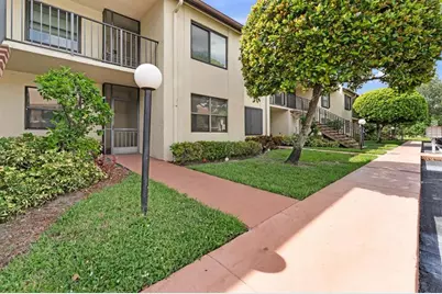 7843  Willow Spring Drive, Unit #612, Lake Worth, FL 33467 - Photo 2