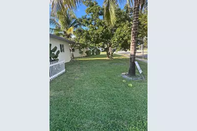 7001 NW 76th Ct, Tamarac, FL 33321 - Photo 6