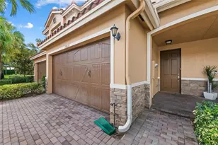 10810 NW 74th Dr, Parkland, FL 33076 - Photo 2