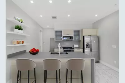 1025 NE 18th Ave, Unit #103, Fort Lauderdale, FL 33304 - Photo 2