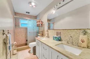 4490 NW 43rd St, Lauderdale Lakes, FL 33319 - Photo 18