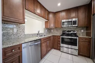 6016 NW 172nd Terrace Circle, Hialeah, FL 33015 - Photo 8