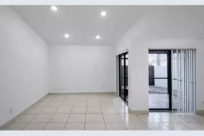 6016 NW 172nd Terrace Cir, Hialeah, FL 33015 - Photo 12