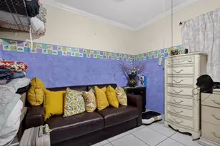 641 NE 140th St, North Miami, FL 33161 - Photo 16