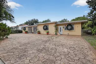 641 NE 140th St, North Miami, FL 33161 - Photo 2