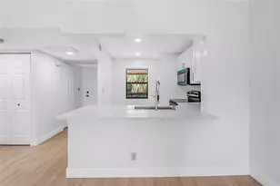 3211 S Carambola Cir S Unit, Coconut Creek, FL 33066 - Photo 2