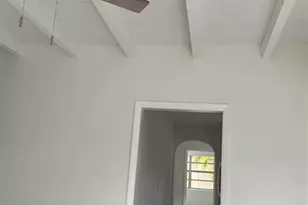 1629 NE 34th Ln, Oakland Park, FL 33334 - Photo 6