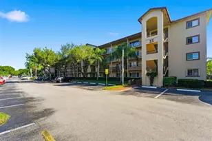 1301 SW 142nd Ave, Pembroke Pines, FL 33027 - Photo 4