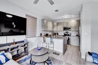 150  Jacaranda Country Club Dr, Unit #200, Plantation, FL 33324 - Photo 10