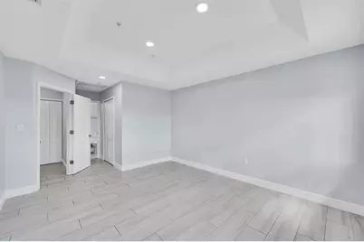 150  Jacaranda Country Club Dr, Unit #200, Plantation, FL 33324 - Photo 28