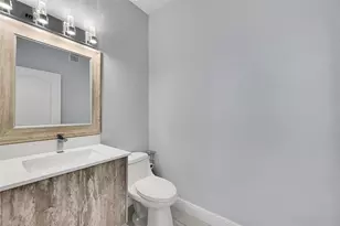 150 Jacaranda Country Club Dr, Plantation, FL 33324 - Photo 22