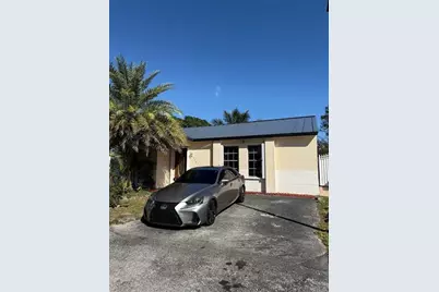 19783 NW 64th Pl, Hialeah, FL 33015 - Photo 2